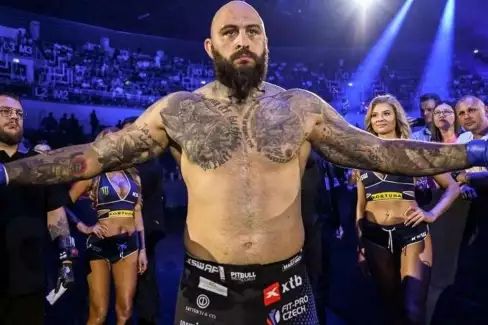 Martínek reaguje na stěhování KSW! Jak probíhala příprava na zápas s Vojčákem?