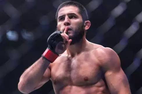 Co na to Khabib? Šampion Makhachev plánuje hodně velkou změnu?