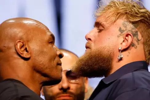 VIDEO: Testovací spodky! Mike Tyson a Jake Paul si dali první staredown