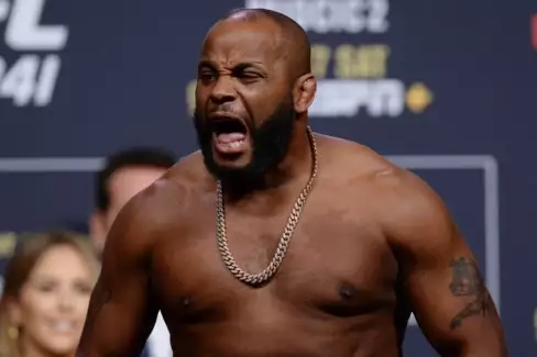 Ty kráso! Jindy pokorný a veselý Daniel Cormier naprosto zničil drzého UFC bojovníka