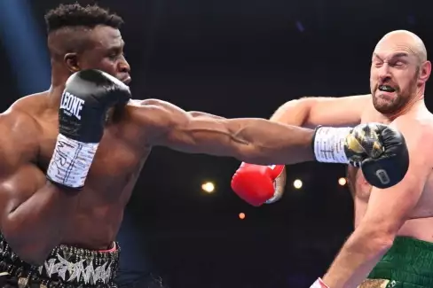 Boxerský mega zápas Tyson Fury vs Francis Ngannou byl zmanipulovaný!?