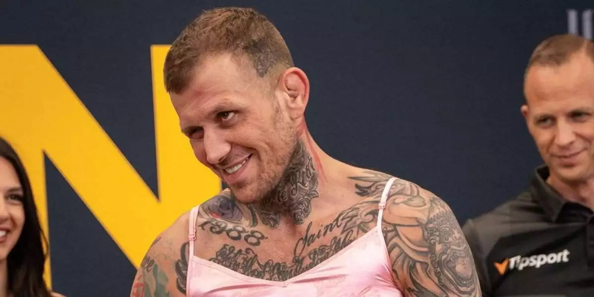 Tak to byla rychlost! Mikulášek obrací o 180 a potvrzuje hlavní zápas večera