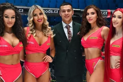Férová odměna? Bystroňová přibližuje, jak se pohybují výdělky cage girls