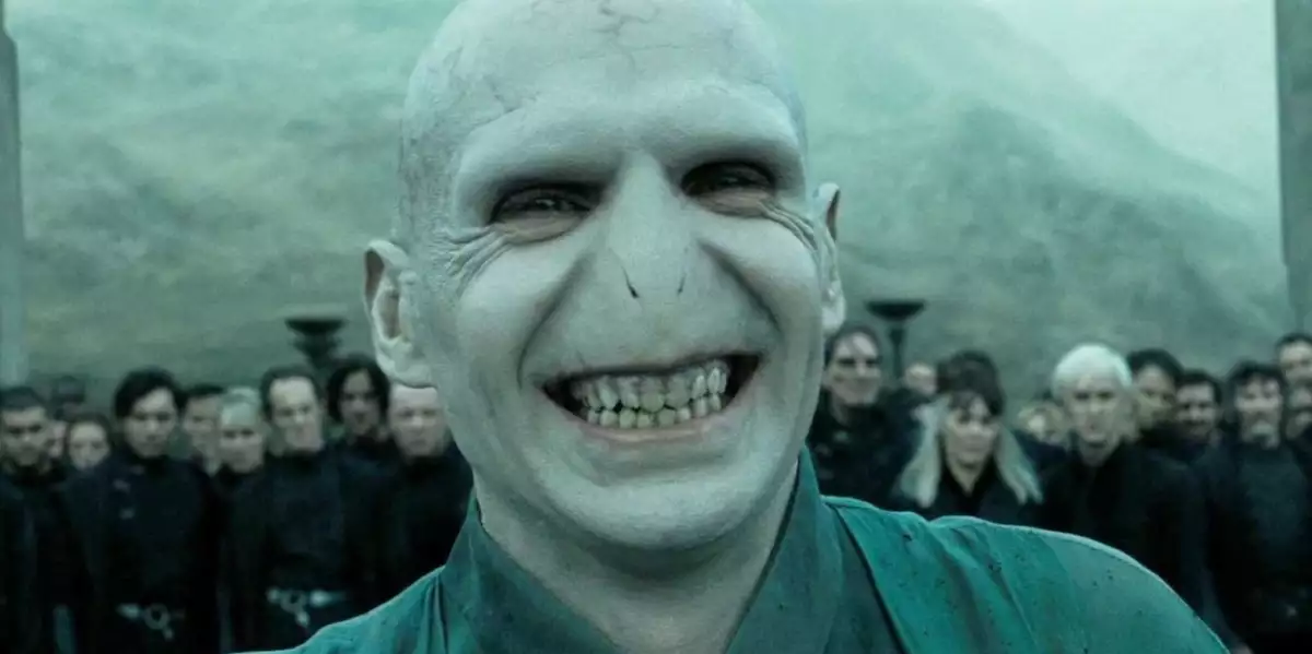 Vyhodíte ho dveřmi, vrátí se oknem! Voldemort se vrací na domácí scénu?