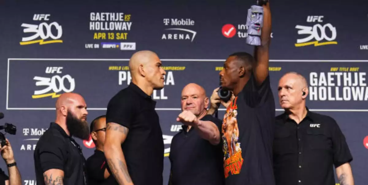 VIDEO: Pár dní zpátky si podávali ruce! Teď se Pereira a Hill probodávali pohledem