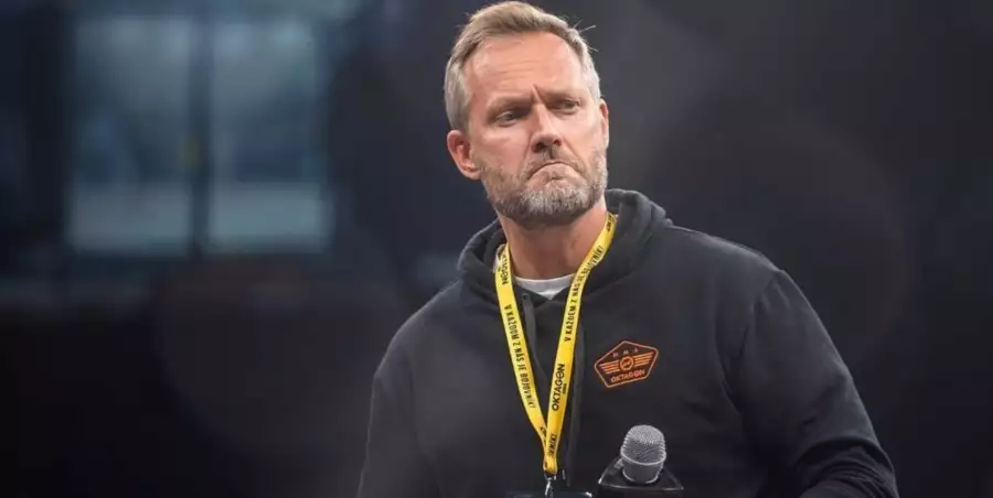 Opřel se do OKTAGON vedení a chtěl utéct ke konkurenci! No, moc mu to nevyšlo