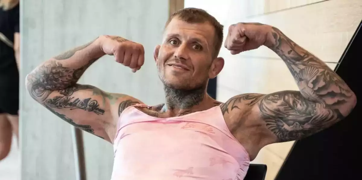Díky Bohu za ponožku! Vašek Mikulášek znovu ukázal více, než asi měl