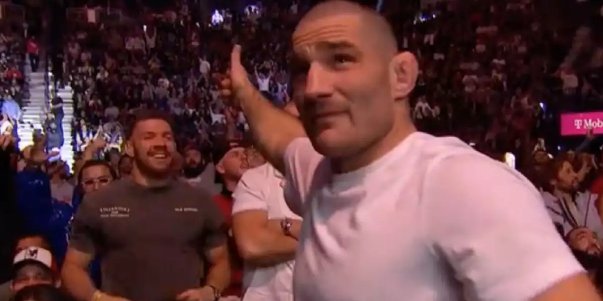 Proč seděli tak blízko sebe? Zápasníci reagují na Stricklandovo napadení Du Plessise