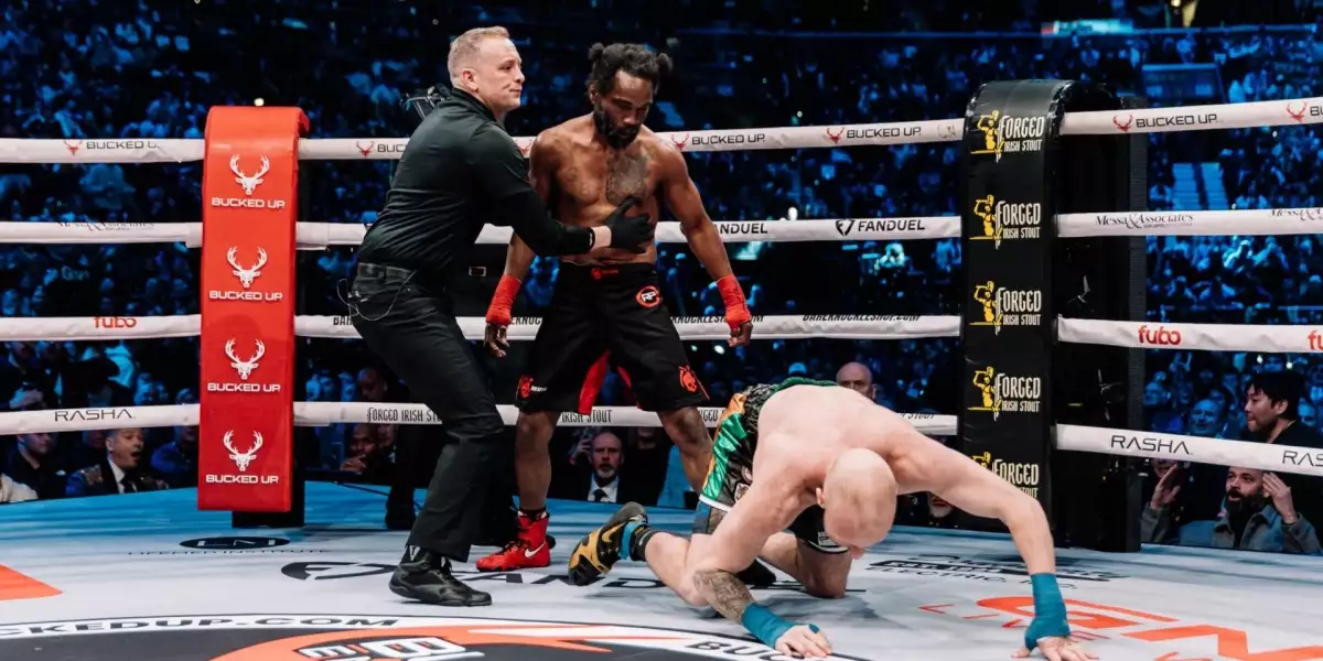 VIDEO: 46 let a bilance 1-26! Bláznivý zápasník předvedl drtivé KO