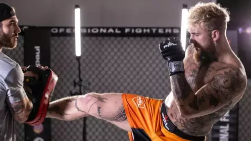 Je to venku! Kdy fanoušci uvidí Jakea Paula v MMA zápase?