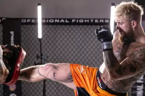 Je to venku! Kdy fanoušci uvidí Jakea Paula v MMA zápase?