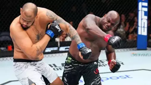 Hrozná chvíle na ukončení zápasu! UFC elita reaguje na rychlé vítězství Lewise