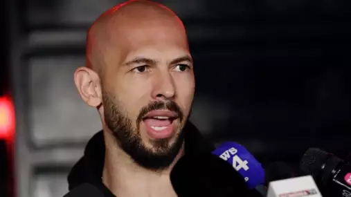 Bývalý kontroverzní kickboxer Andrew Tate čelí dalším deseti obviněním