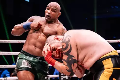 VIDEO: Nestárnoucí Yoel Romero debutoval v BKFC a blýskl se tvrdým KO