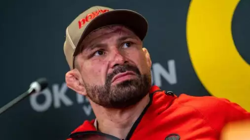 Attila Végh míří do další zápasu! Čeká na něj souboj s legendou