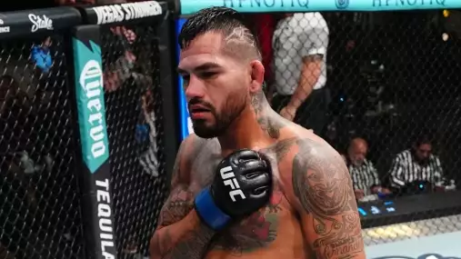 Anthony Hernadez reaguje na tvrdou porážku se Stricklandem