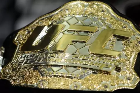UFC odepřelo bojovníkovi titulový zápas kvůli bizarnímu důvodu?