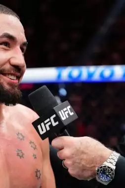 Rogan to během přenosu přehnal? Whittaker mu nyní odpověděl