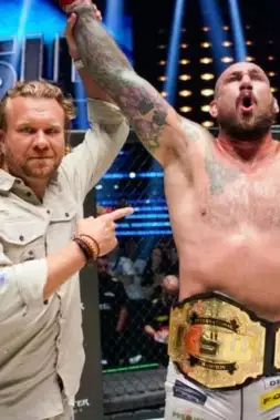 Fenomén! Dominantní šampion KSW Phil De Fries to znovu dokázal