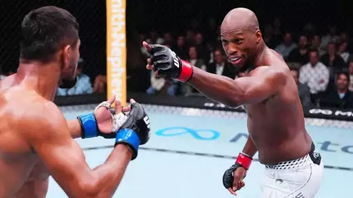 Konec Venoma Page v UFC? Po výhře v Paříži sám pochybuje o nové smlouvě