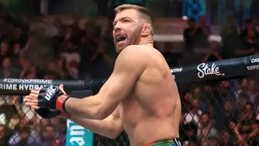 Du Plessis se vrací! UFC nachystalo atraktivní souboj bývalých šampionů