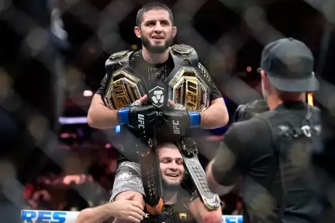 Blíží se velký přestup? Šampion Makhachev promluvil o nové hvězdě