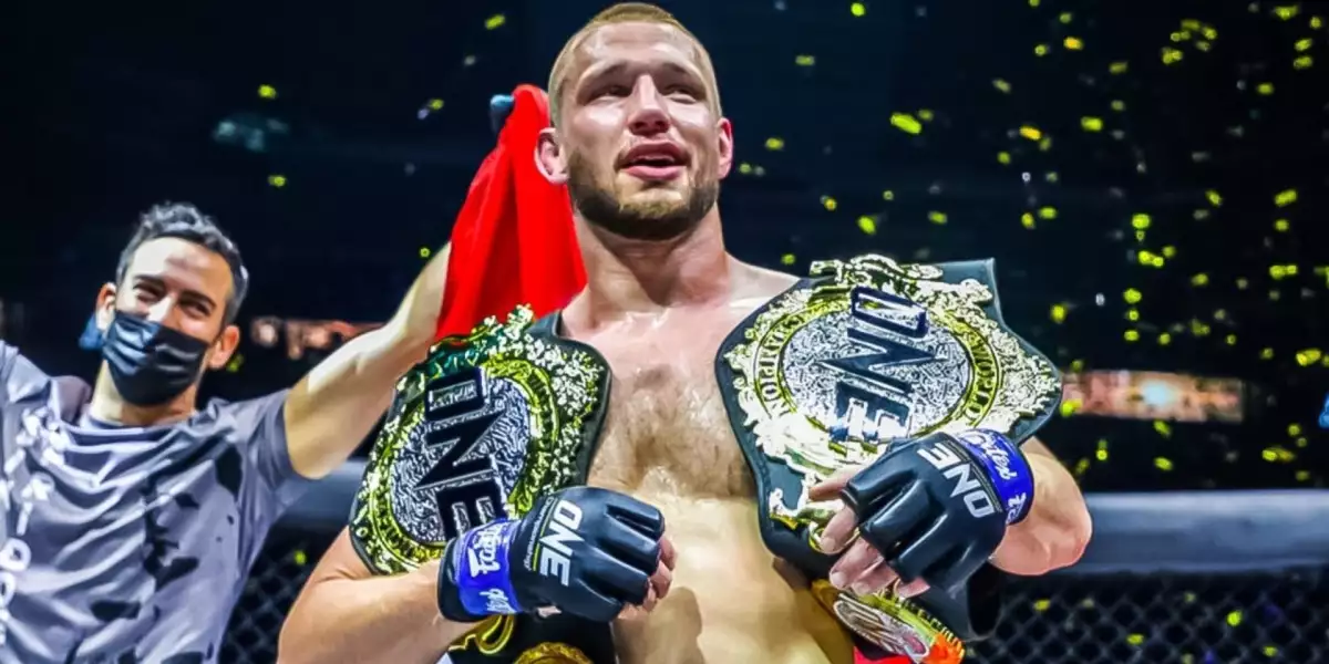 Jediný zápasník, který může v UFC zastavit vzestup bývalého šampiona De Riddera?