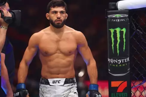 Arman Tsarukyan se vrací! Utká se s týmovým kolegou šampiona Makhacheva