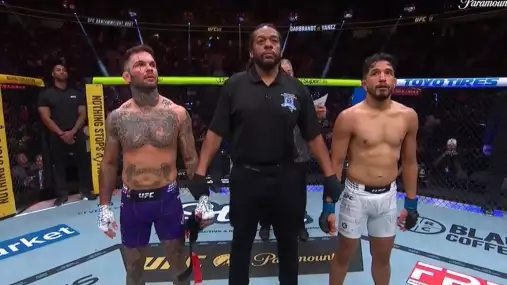Konec legendy? Bývalý UFC šampion sundal rukavice a fanoušci zpozorněli
