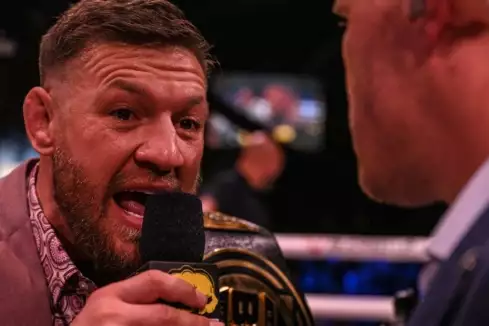 Nejlepší divize těžké váhy! Conor McGregor se pochlubil podpisem syna legendy