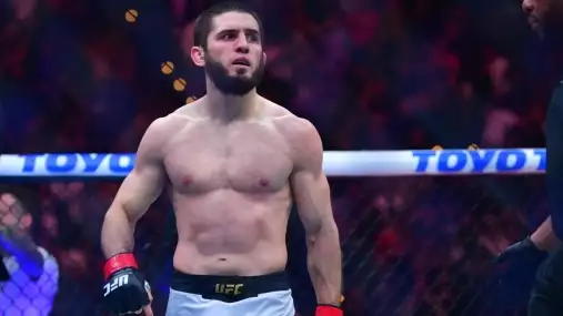 Ovládne Makhachev tři divize UFC? Bývalý šampion v tom má jasno! 