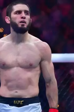 Ovládne Makhachev tři divize UFC? Bývalý šampion v tom má jasno! 