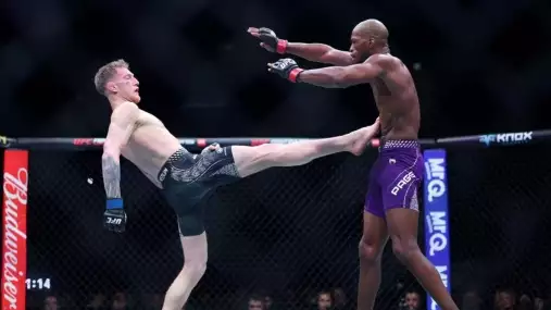 Co tohle bylo? Zápasníci zklamaně reagují na otřesný souboj Page vs Patterson