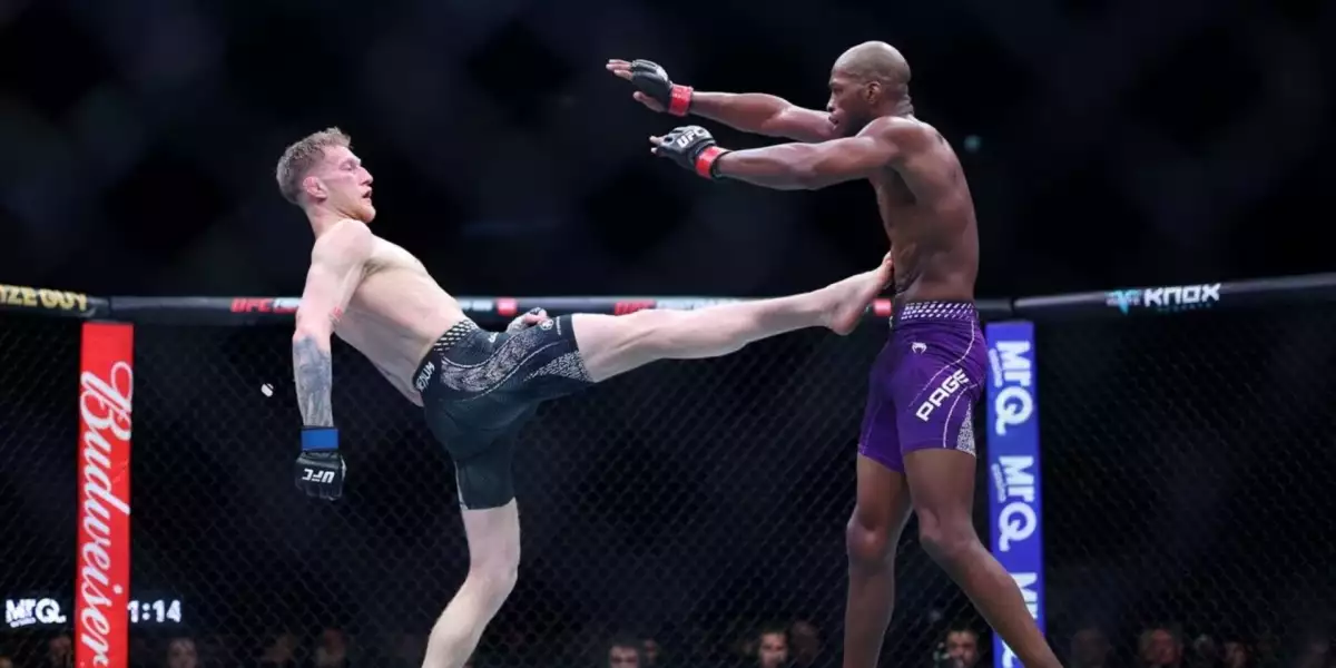 Co tohle bylo? Zápasníci zklamaně reagují na otřesný souboj Page vs Patterson