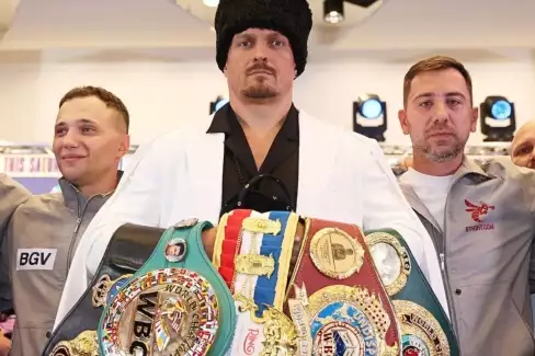 Co se to děje? Oleksandr Usyk se vzdává všech šampionských titulů