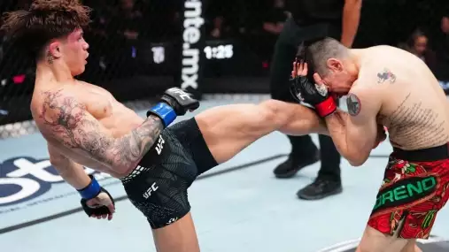 Bývalý šampion neuspěl! Moreno si nedokázal poradit s talentovaným Angličanem