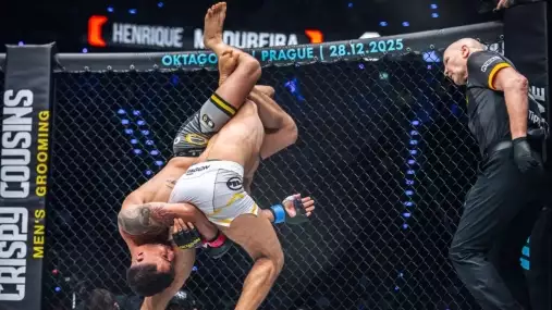 Madureira s neobvyklou submisí neuspěl! Kdo se stal vítězem submise měsíce?