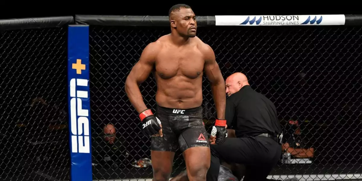 Francis Ngannou je zpět a trenér varuje: Je nejnebezpečnější na planetě!