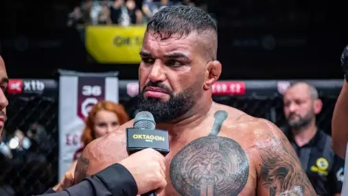 Dobrý člověk s velkým srdcem? Manažer hodnotí problémového Moeila