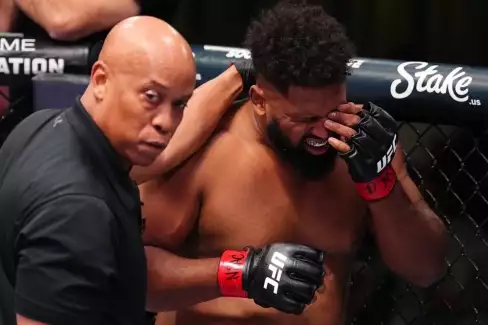 V UFC se může stát cokoli! Bojovníci reagují na bizarní restart zápasu