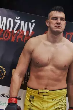 Slovenský obr Možný se vrací a hned proti bývalému šampionovi GLORY