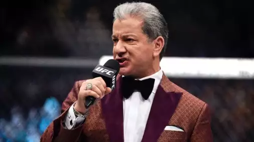 VIDEO: I mistr tesař se někdy utne? Bruce Buffer vyhlásil špatného vítěze