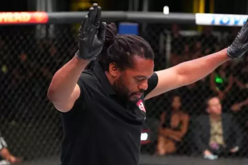 Bývalý šampion volá po radikálním řešení! Herb Dean by měl být vyhozen