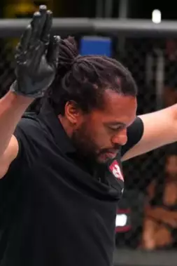 Bývalý šampion volá po radikálním řešení! Herb Dean by měl být vyhozen