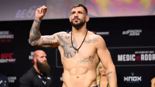 UFC má pro těžkotonážníka Aleksandara Rakice dobrou zprávu