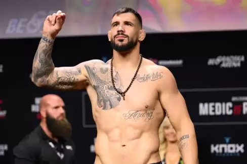 UFC má pro těžkotonážníka Aleksandara Rakice dobrou zprávu
