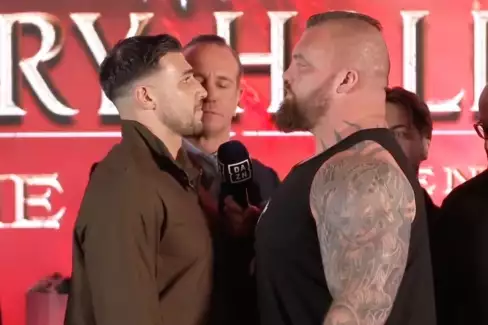 VIDEO: Bizarní crossover roku? Eddie Hall a Tommy Fury se poprvé postavili tváří v tvář