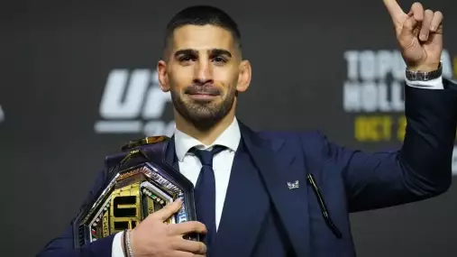 Tak hurá! UFC šampion Ilia Topuria má přeci jen dobré zprávy