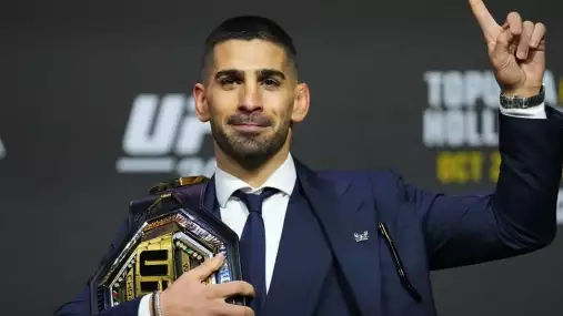 Kdy se vrátí Ilia Topuria? Šampion naznačil možného soupeře i datum