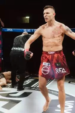 Elitní bijec Patrik Záděra se vrací do RFA a znovu míří na titul